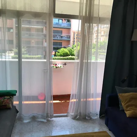 Piso Acogedor Para 2-4 Pax A 250 M De La Playa شقة